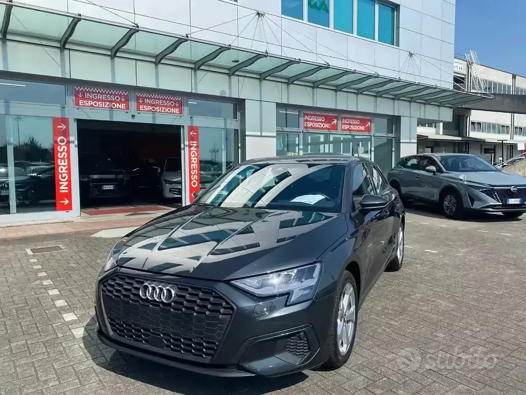 Usata Audi A3 Business 116 CV (85 kW) 2022 Grigio Berlina