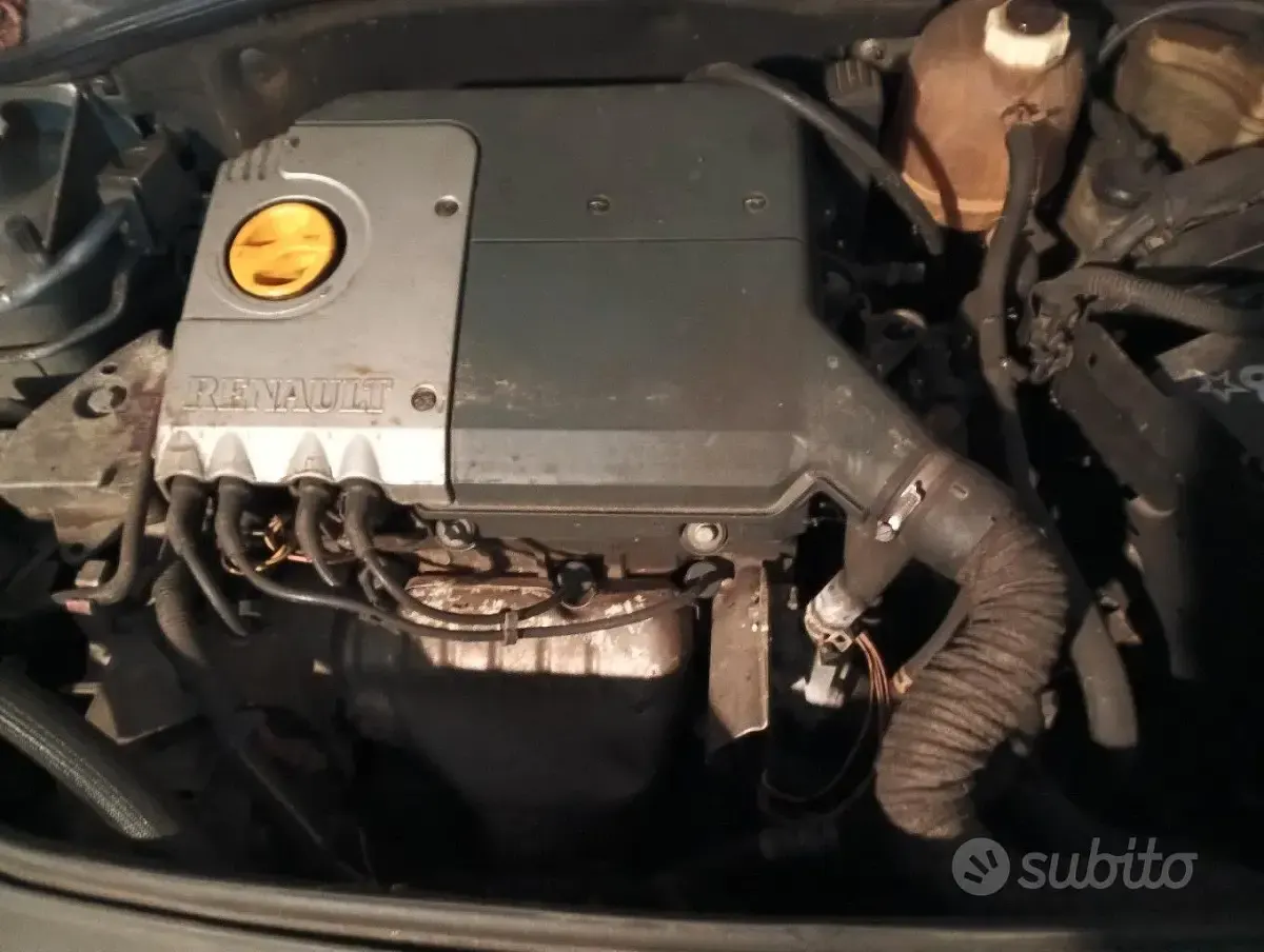 Usata Renault Clio 75 CV (55 kW) 1998 Utilitaria