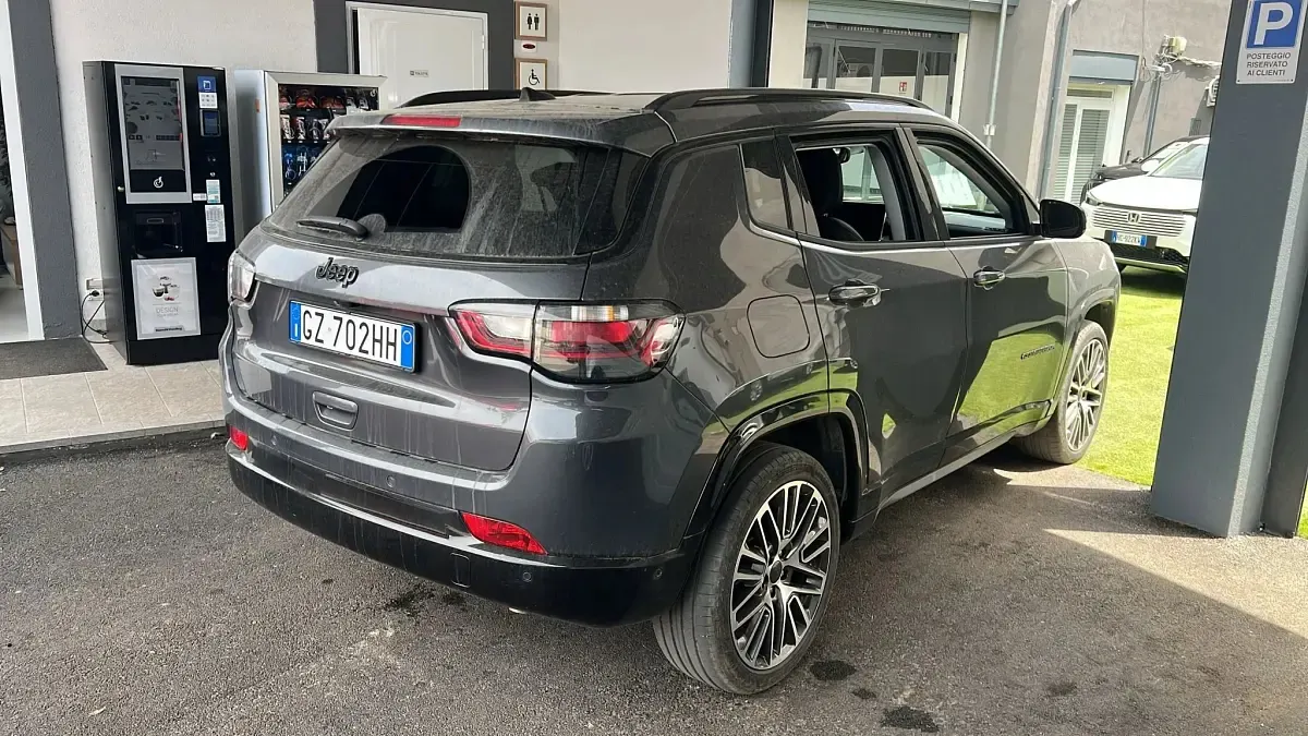 Usata Jeep Compass Summit 130 CV (95 kW) 2025 679graphite grey SUV