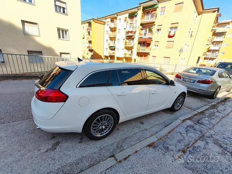 Usata Opel Insignia 180 CV (132 kW) 2011 Bianco Station wagon