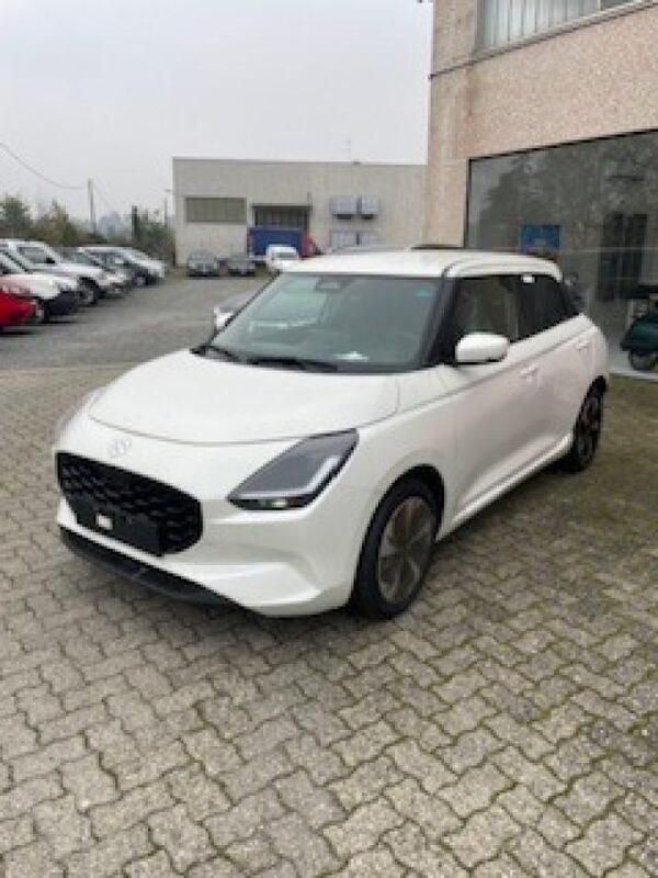 Nuova Suzuki Swift 83 CV (61 kW) 2025 Arancione Utilitaria