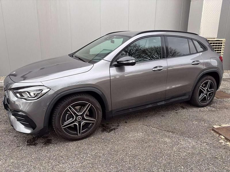 Usata Mercedes GLA200 Premium 150 CV (110 kW) 2023 Grigio SUV