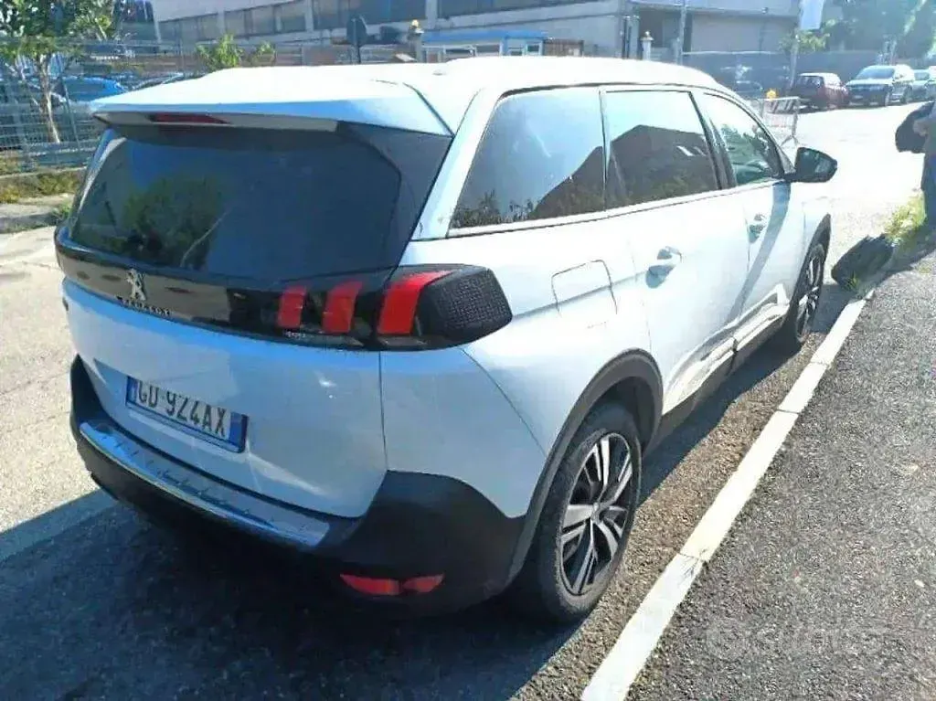 Usata Peugeot 5008 Allure 131 CV (96 kW) 2020 Bianco SUV