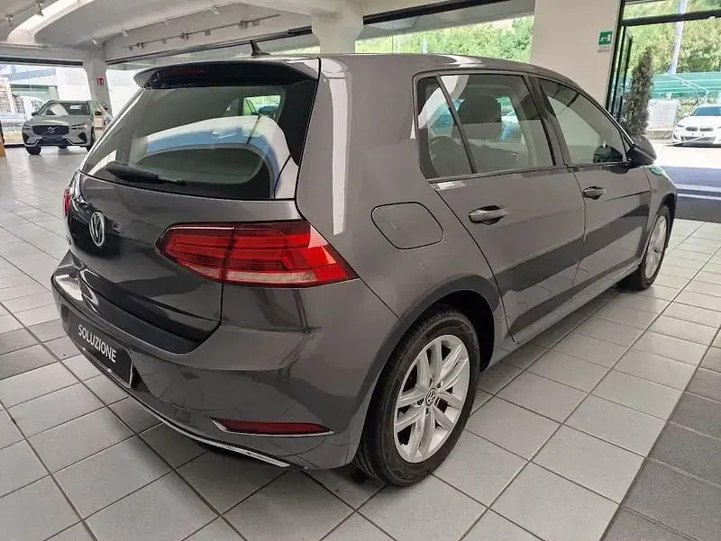 Usata VW Golf VII Business 116 CV (85 kW) 2018 Grigio scuro Utilitaria