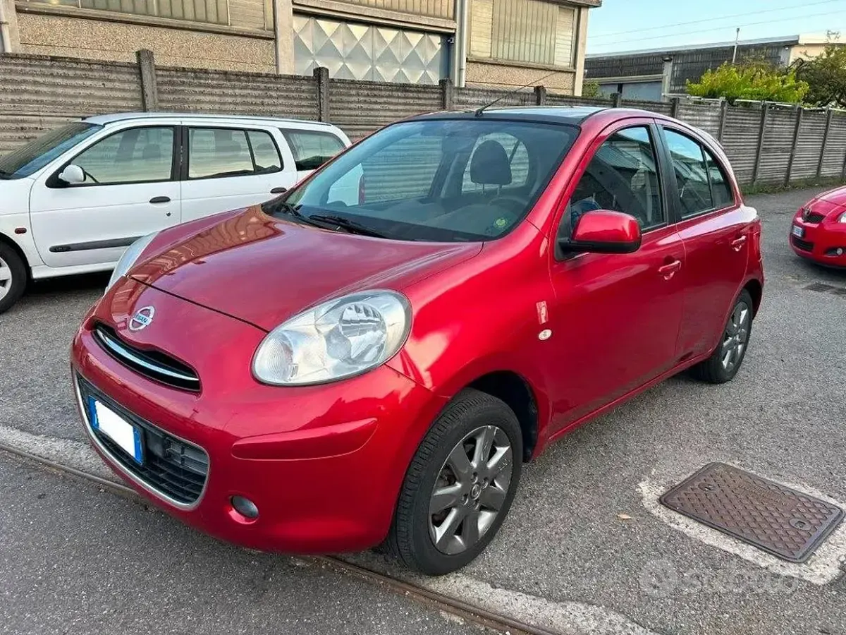 Usata Nissan Micra 80 CV (58 kW) 2013 Rosso Utilitaria