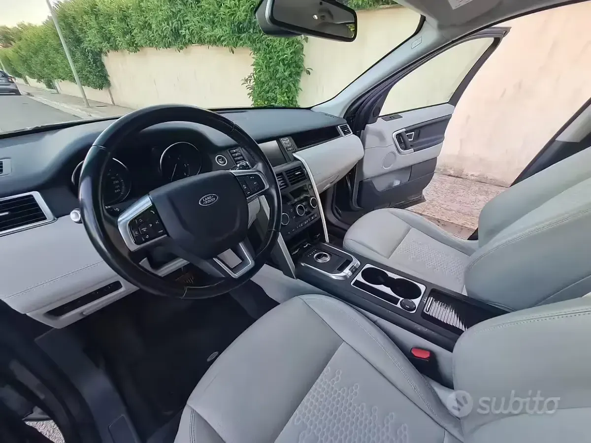 Usata Land Rover Discovery Sport 180 CV (132 kW) 2018 Grigio SUV