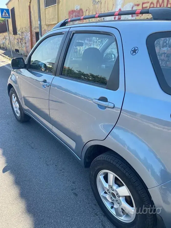 Usata Daihatsu Terios 105 CV (77 kW) 2008 Bluazzurro SUV