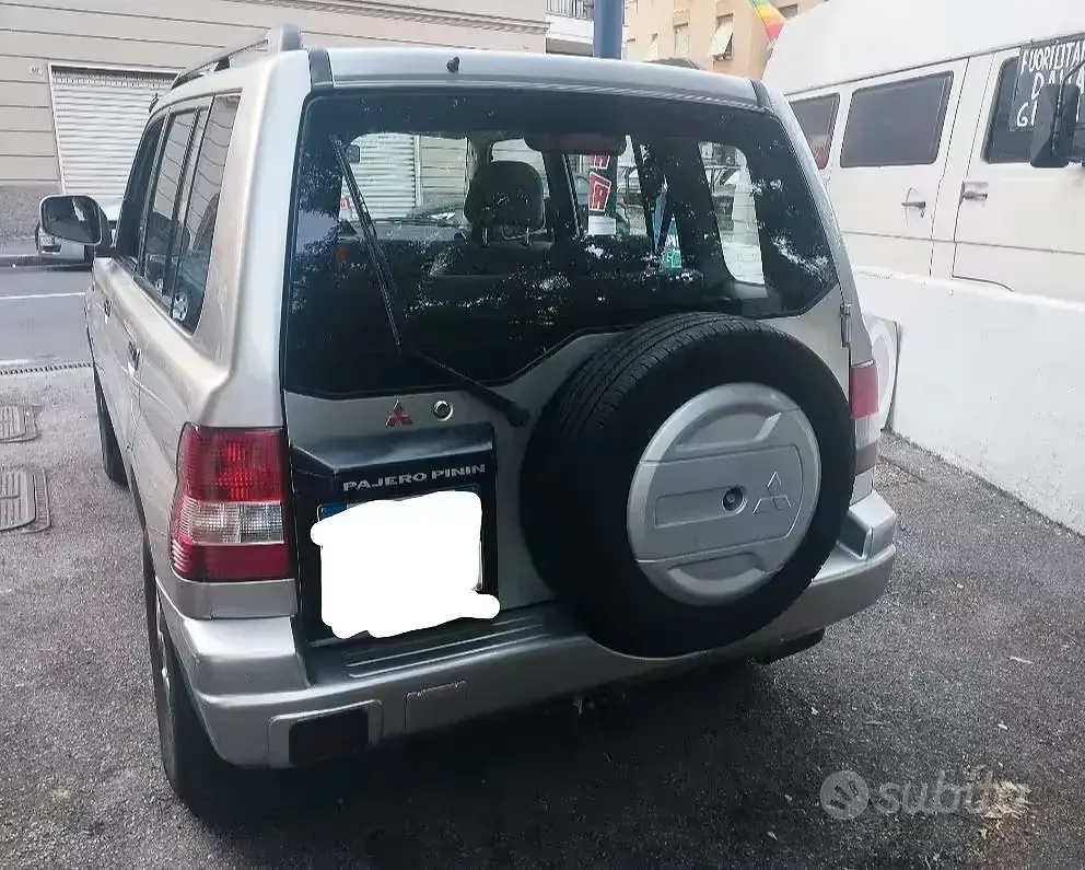 Usata Mitsubishi Pajero 114 CV (83 kW) 2004 Grigio SUV