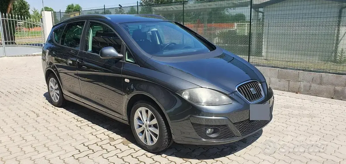 Usata Seat Altea XL 105 CV (77 kW) 2011 Grigio Monovolume
