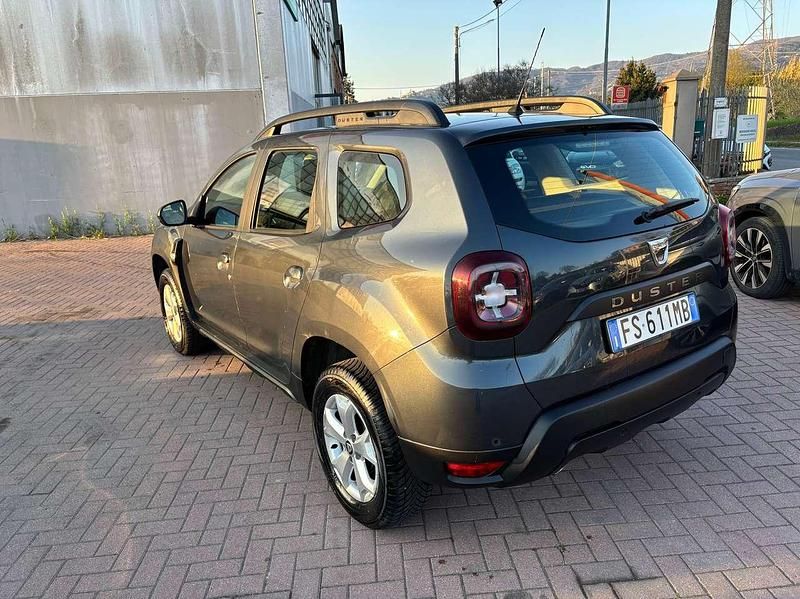 Usata Dacia Duster Comfort 114 CV (83 kW) 2018 Grigio SUV