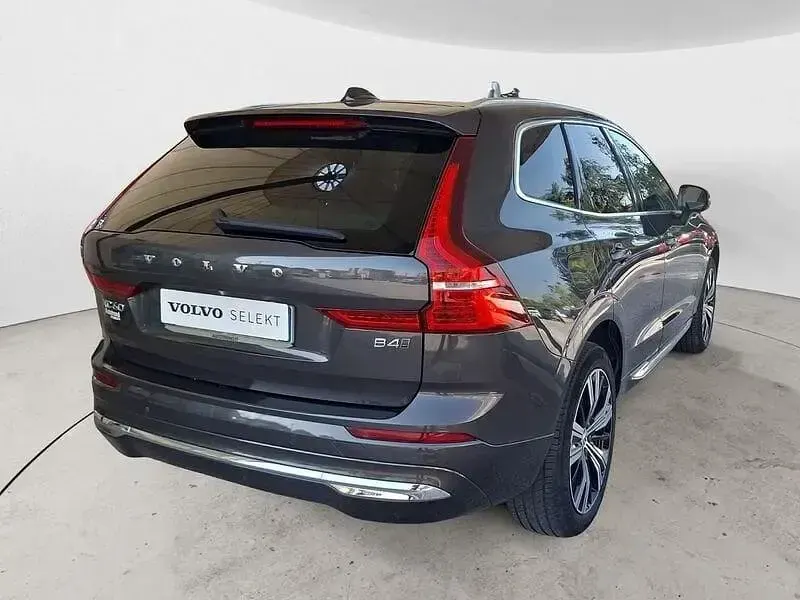 Usata Volvo XC60 Plus 197 CV (144 kW) 2022 Grigio SUV