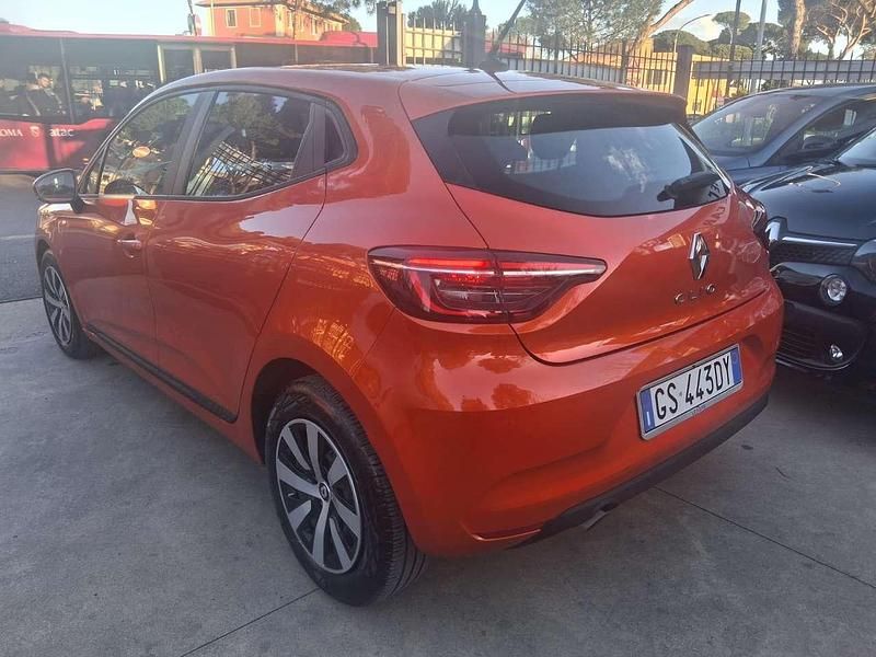 Usata Renault Clio V Life 67 CV (49 kW) 2023 Arancione Berlina