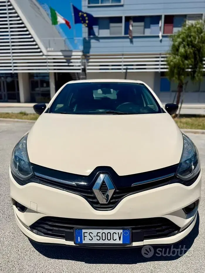 Usata Renault Clio IV 90 CV (66 kW) 2018 Giallo Berlina