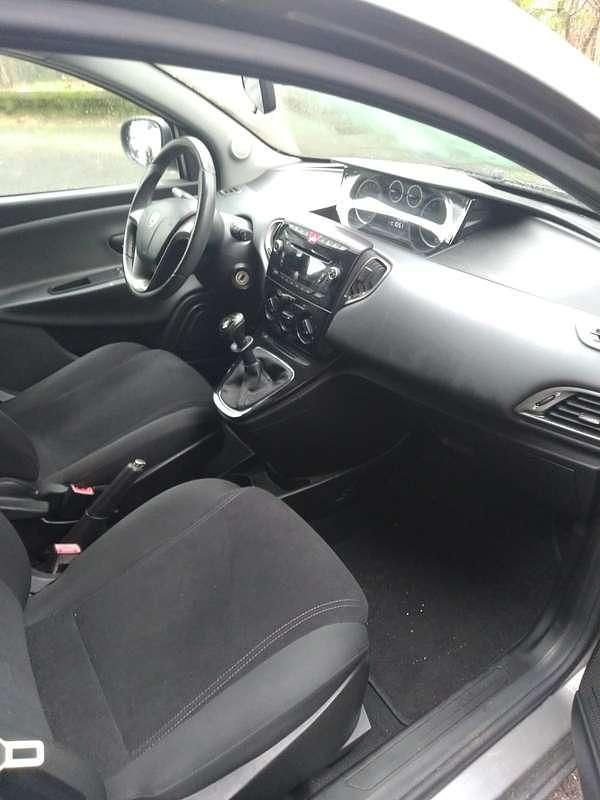 Usata Lancia Ypsilon Silver 86 CV (63 kW) 2011 Grigio Utilitaria