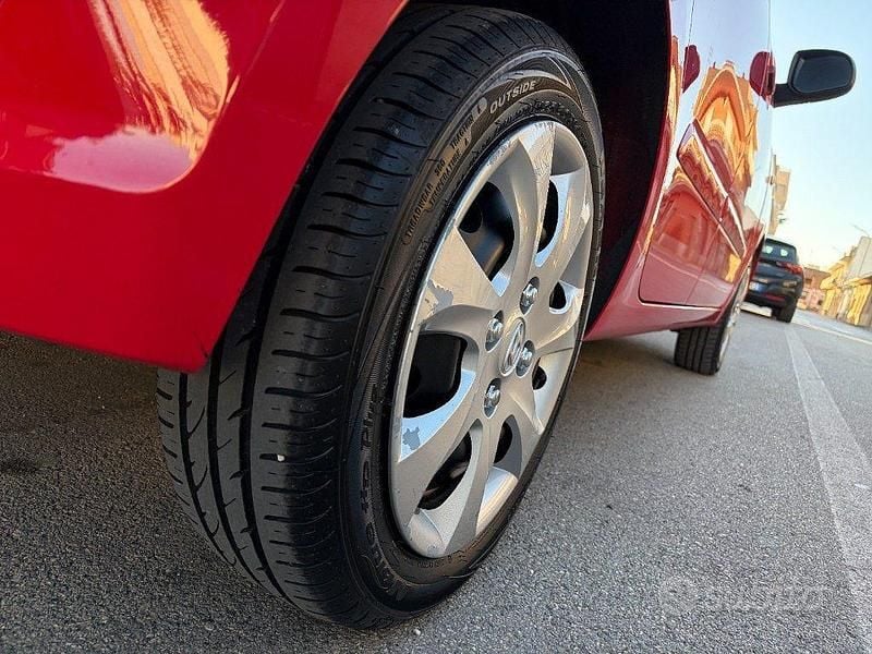 Usata Hyundai i10 Classic 69 CV (50 kW) 2013 Rosso Utilitaria