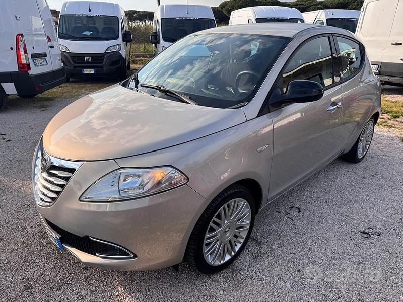 Usata Lancia Ypsilon S 86 CV (63 kW) 2013 Grigio Utilitaria