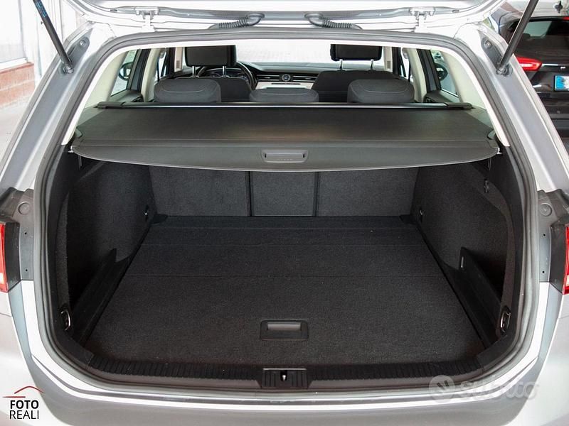 Usata VW Passat Business 120 CV (88 kW) 2016 Grigio Station wagon