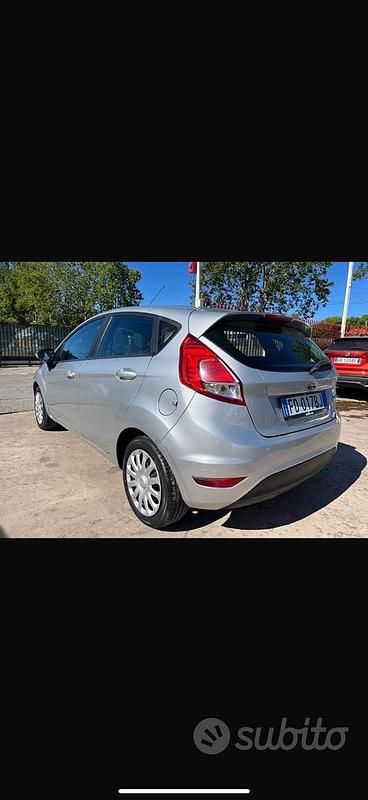 Gebraucht Ford Fiesta 75 PS (55 kW) 2016 Grau Kleinwagen