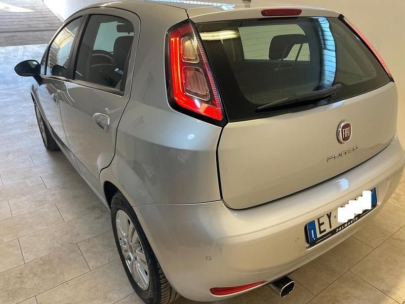 Usata Fiat Punto Lounge 85 CV (62 kW) 2015 Grigio Utilitaria