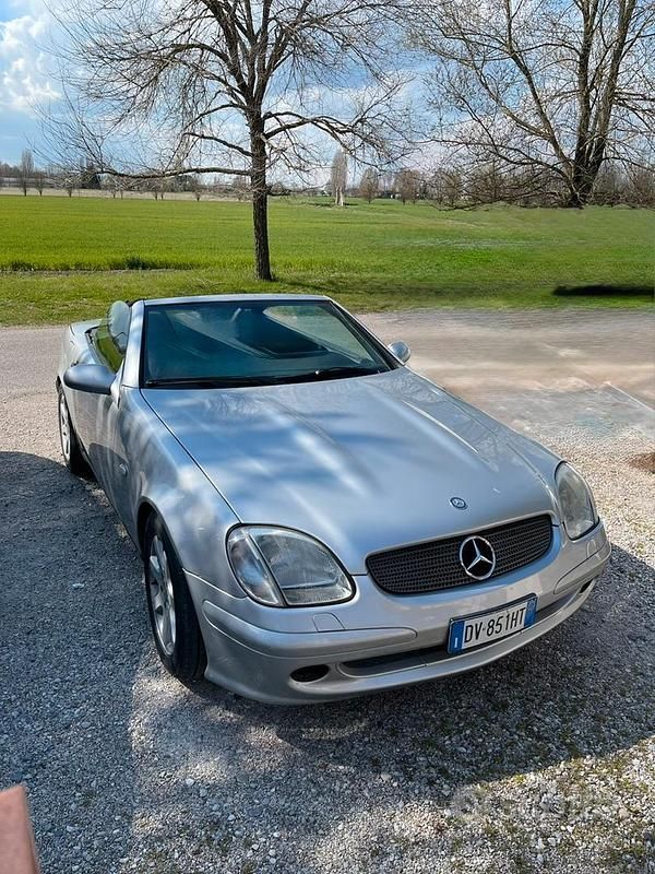 Usata Mercedes SLK200 136 CV (100 kW) 2000 Grigio Cabrio