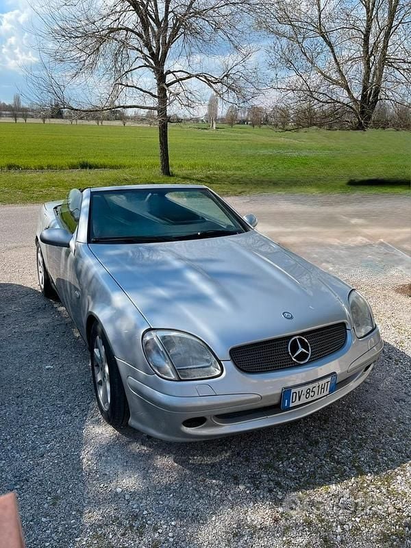 Usata Mercedes SLK200 136 CV (100 kW) 2000 Grigio Cabrio
