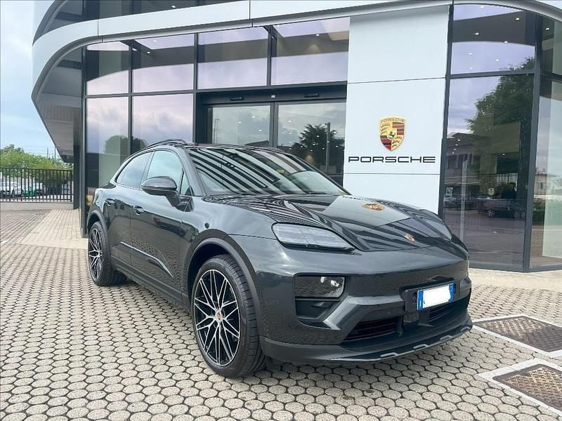 Usata Porsche Macan 330 kW (449 CV) 2024 Grigio metallizzato SUV