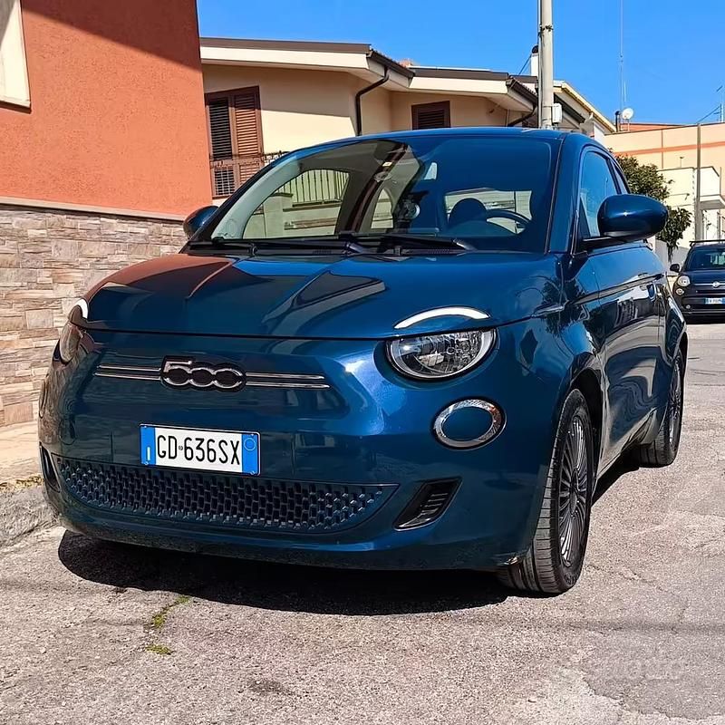Usata Fiat 500e Icon 86 kW (117 CV) 2020 Blu Berlina