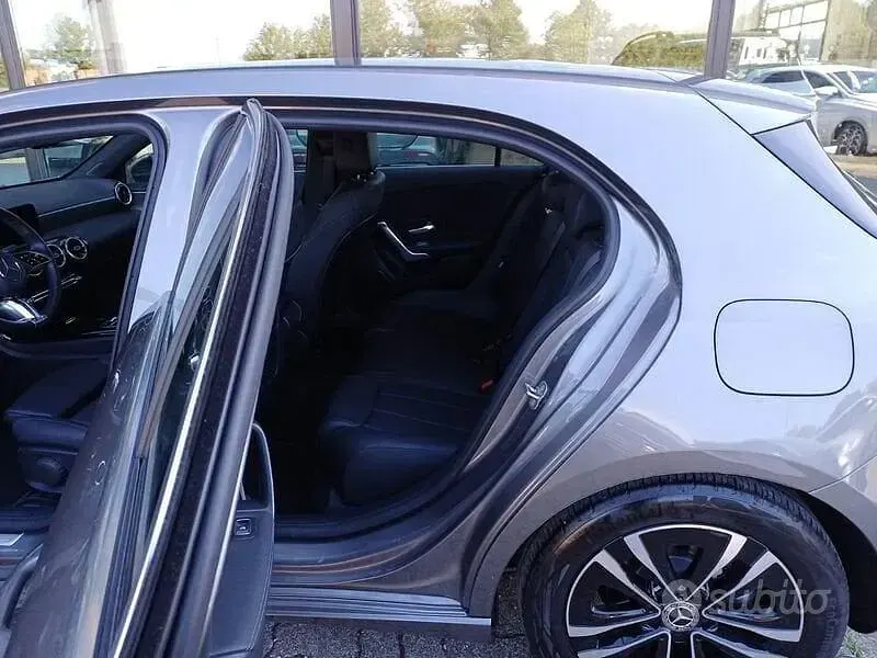 Usata Mercedes A180 Progressive 116 CV (85 kW) 2025 Grigio Berlina