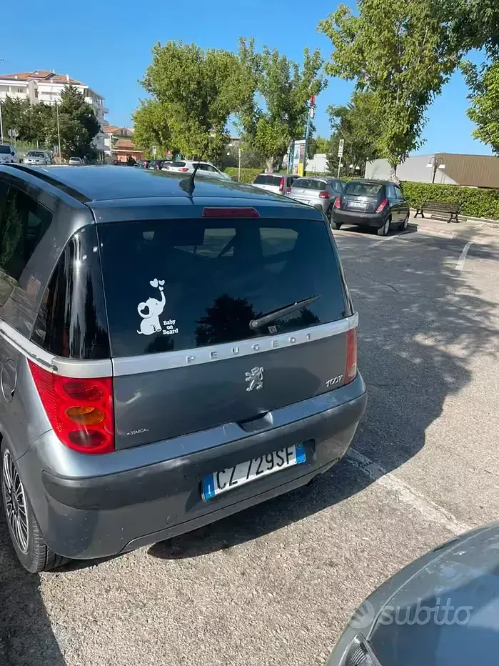 Usata Peugeot 1007 68 CV (50 kW) 2006 Grigio Monovolume
