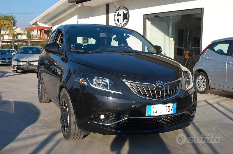 Nero Usata 2023 Lancia Ypsilon Gold Due volumi | 11.490 € (Ottimo prezzo) - Immagine 1/4