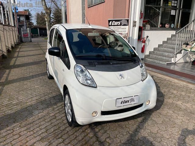 Usata Peugeot iON Active 35 kW (48 CV) 2017 Bianco Utilitaria