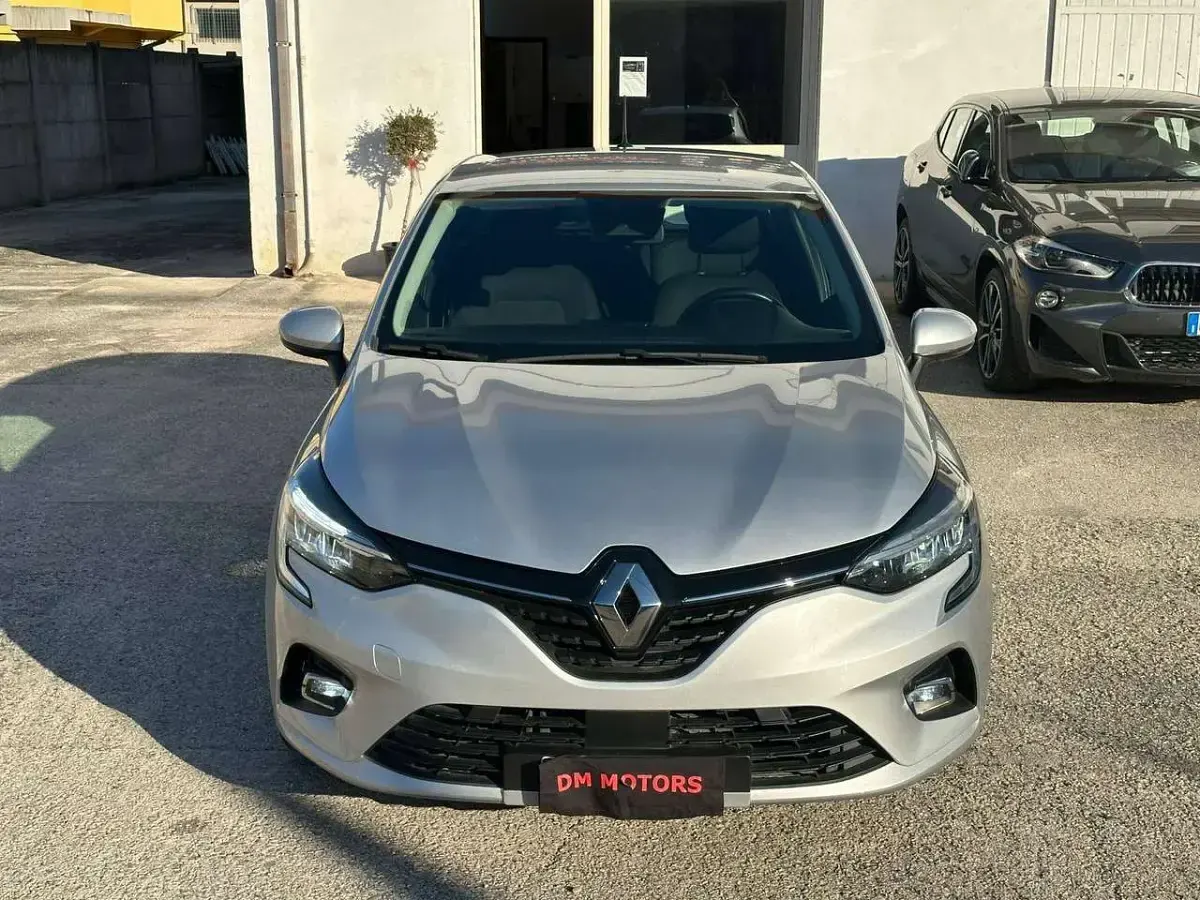 Usata Renault Clio V Business 91 CV (66 kW) 2021 Grigio argento metallizzato Berlina