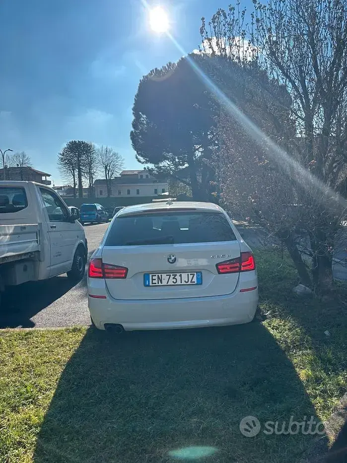 Usata BMW 525 218 CV (160 kW) 2011 Bianco Berlina