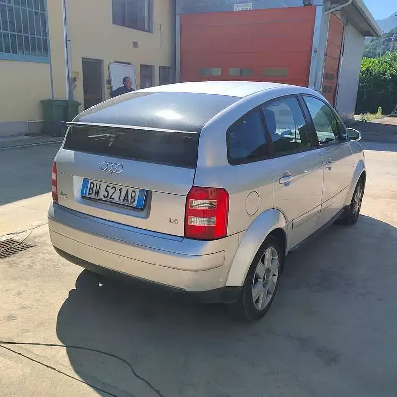 Usata Audi A2 75 CV (55 kW) 2001 Grigio Utilitaria