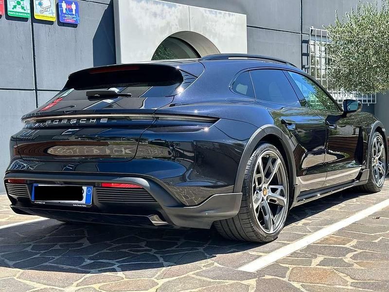 Nero Usata 2023 Porsche Taycan Cross Turismo Tre volumi | 72.000 € (Buon prezzo) - Immagine 1/4
