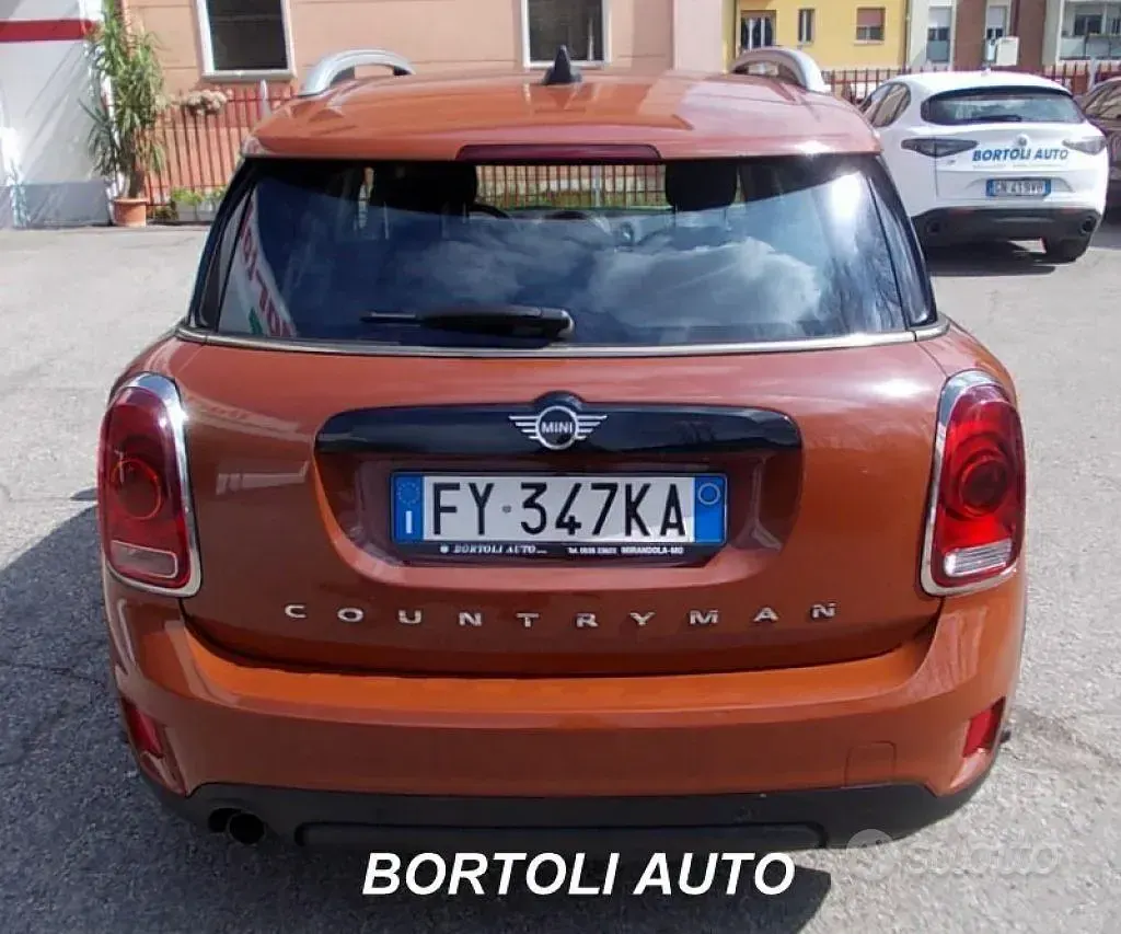 Usata Mini One D Countryman Business 116 CV (85 kW) 2019 Marrone SUV