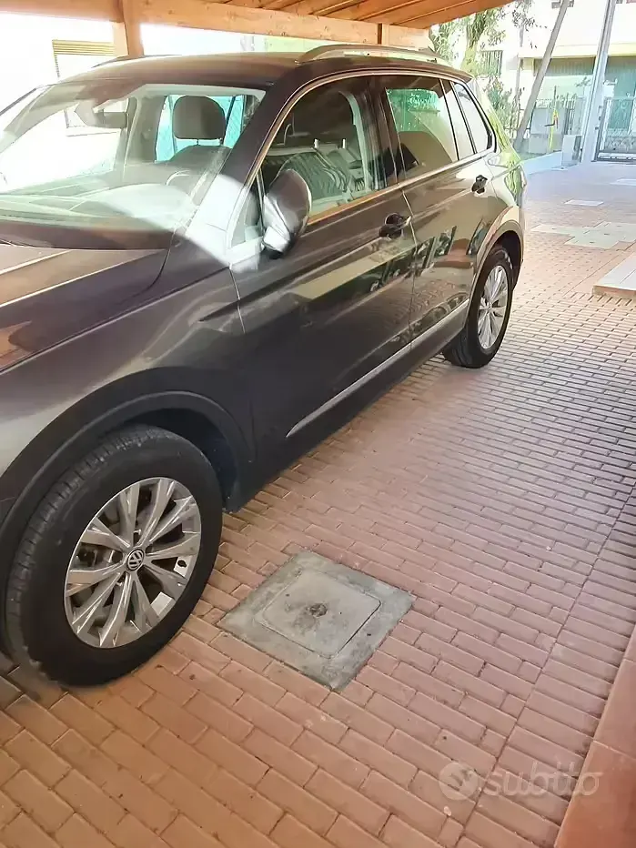 Gebraucht VW Tiguan 125 PS (91 kW) 2016 Grau SUV