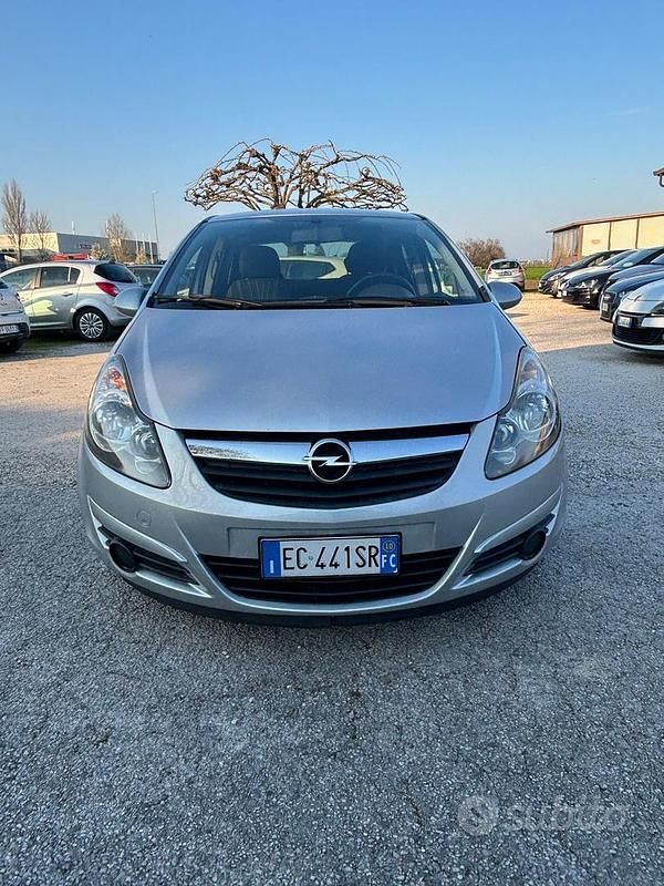 Usata Opel Corsa Edition 80 CV (58 kW) 2010 Grigio Utilitaria