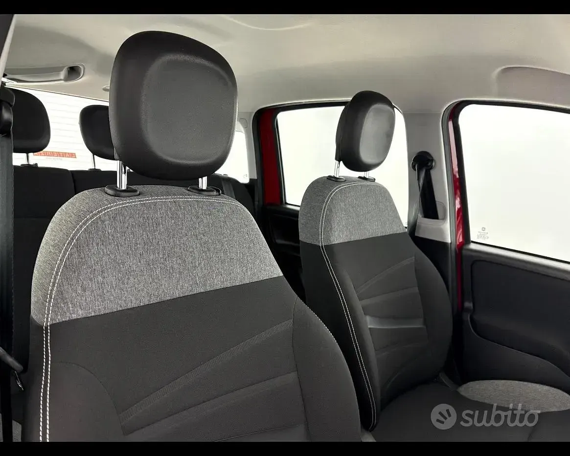 Usata Fiat Panda Cross Cross 70 CV (51 kW) 2022 Rosso Utilitaria