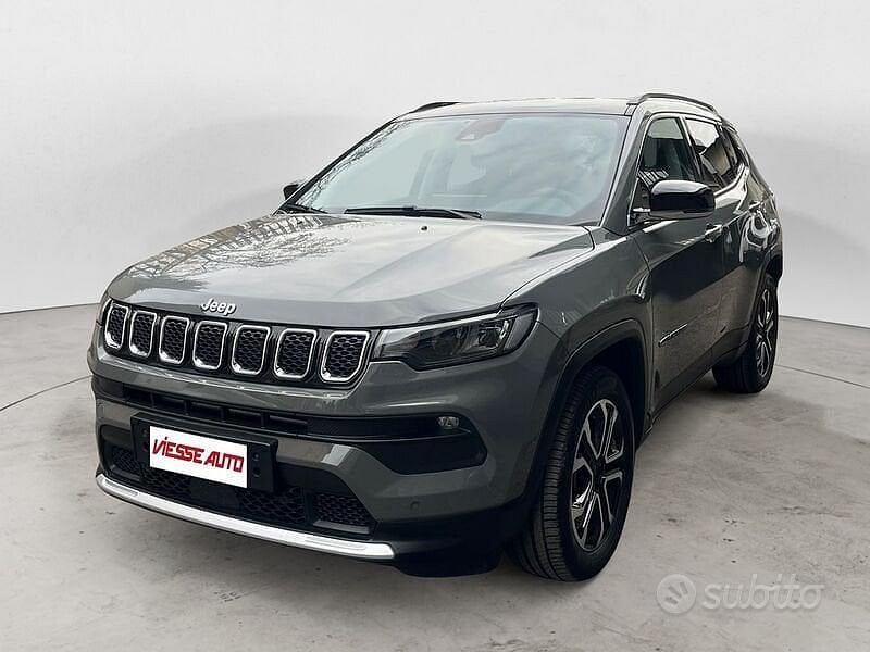 Grigio metallizzato Usata 2022 Jeep Compass SUV | 21.500 € (Buon prezzo) - Immagine 1/4
