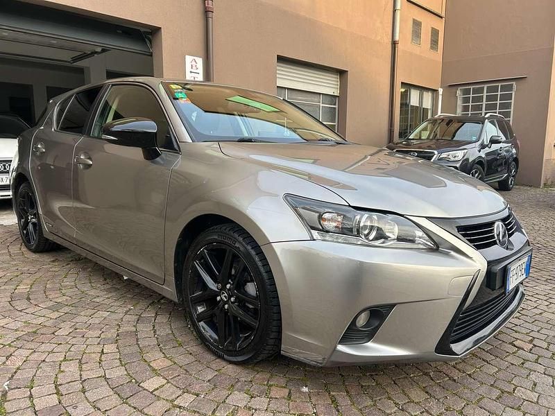 Usata Lexus CT200h 99 CV (72 kW) 2016 Grigio Berlina