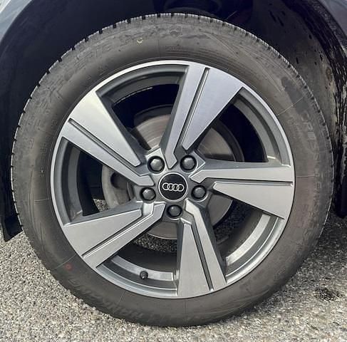 Usata Audi Q2 Advanced Plus 150 CV (110 kW) 2024 Rosso progressivo metallizzato SUV