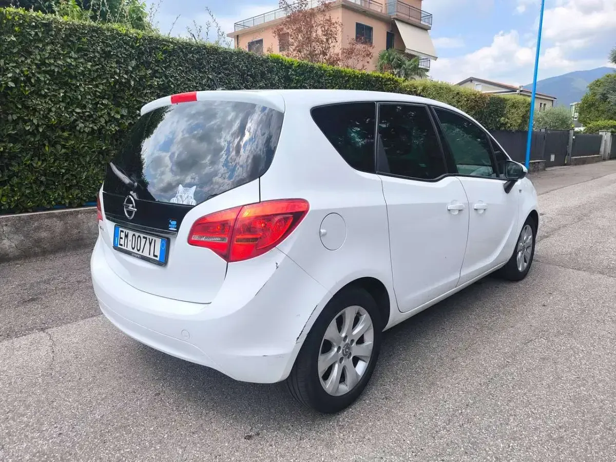 Usata Opel Meriva 90 CV (66 kW) 2012 Bianco Monovolume