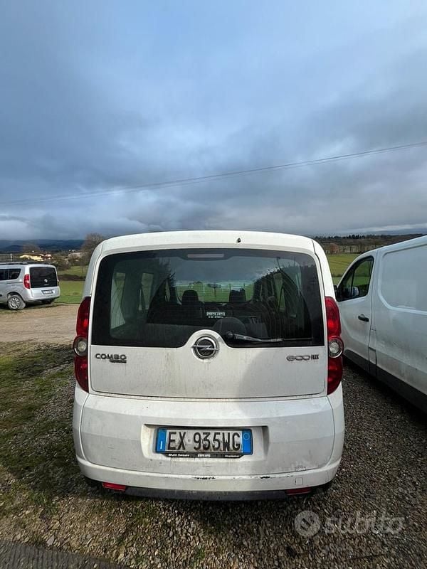 Usata Opel Combo 120 CV (88 kW) 2015 Bianco Monovolume