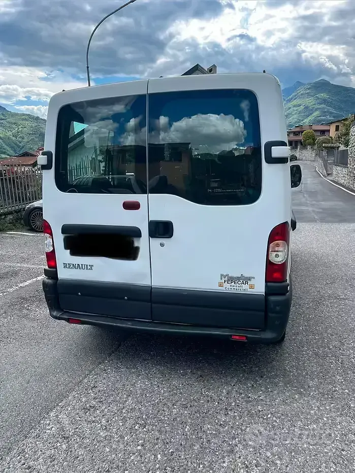 Usata Renault Master 90 CV (66 kW) 2006 Monovolume