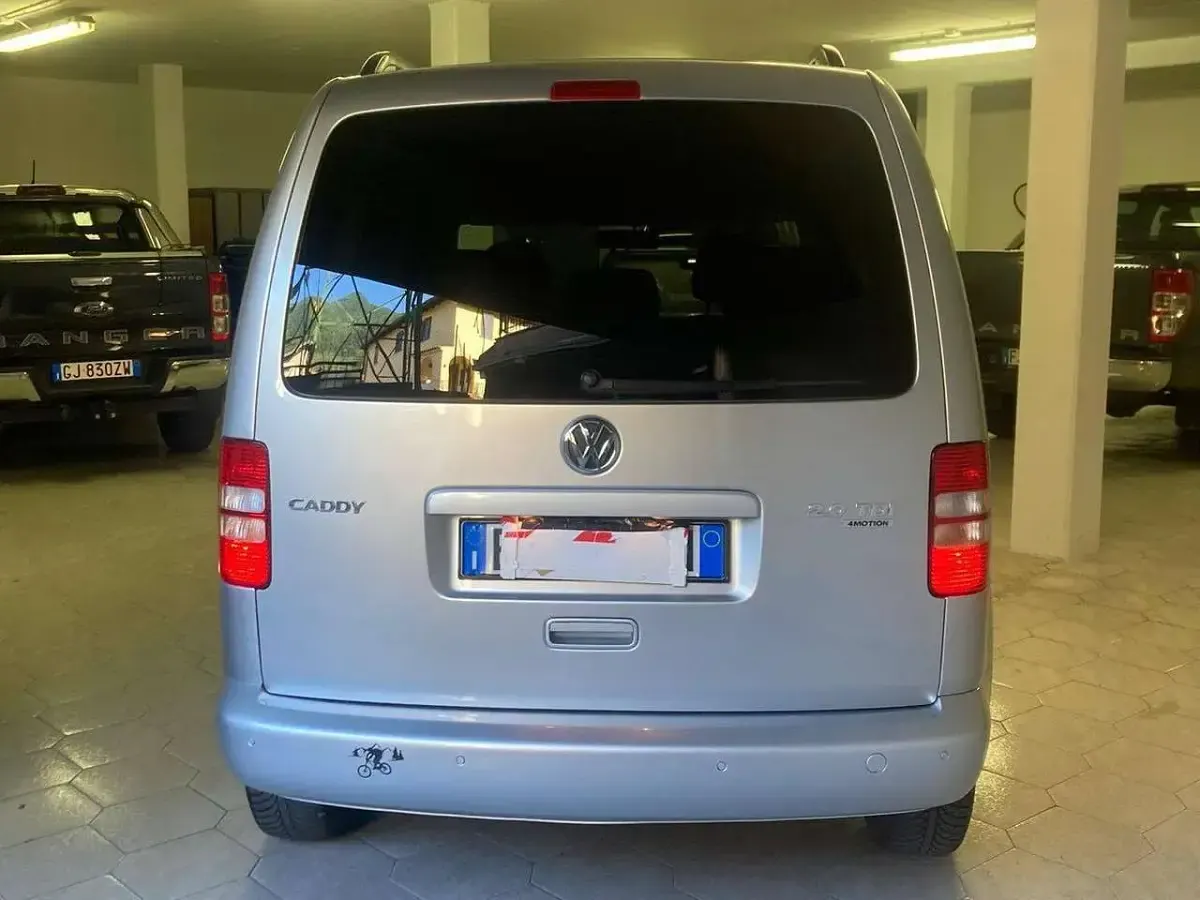Usata VW Caddy Highline 110 CV (80 kW) 2013 Argento Monovolume