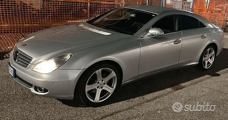 Usata 2007 Mercedes CLS320 Tre volumi | 7000 € (Buon prezzo) - Immagine 1/4
