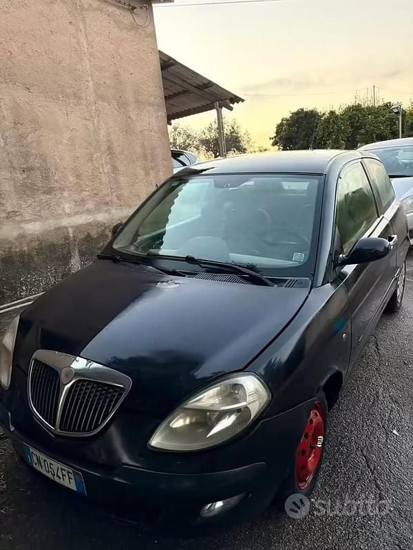 Gebraucht Lancia Ypsilon 70 PS (51 kW) 2004 Schwarz Kleinwagen