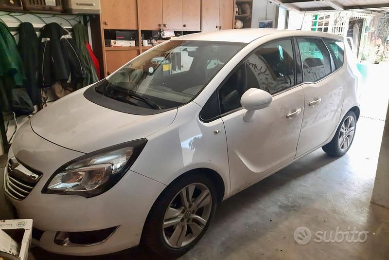 Bianco Usata 2016 Opel Meriva Design Edition Monovolume | 3850 € (Ottimo prezzo) - Immagine 1/4