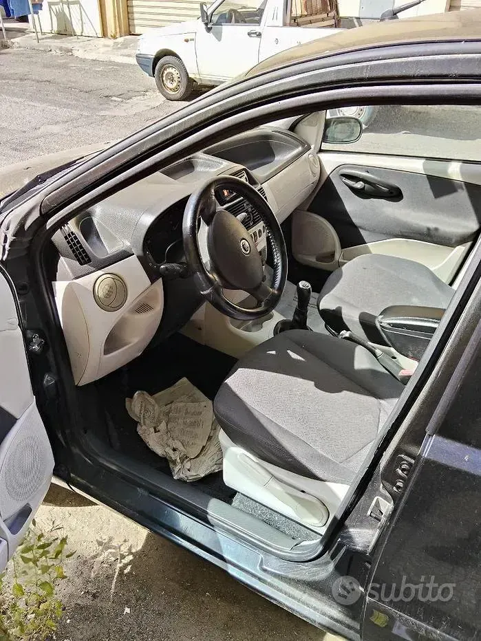 Usata Fiat Punto 69 CV (50 kW) 2011 Utilitaria
